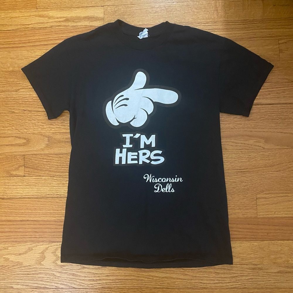 Gildan “ IM HERS” Wisconsin Dells Tshirt, Size SMALL